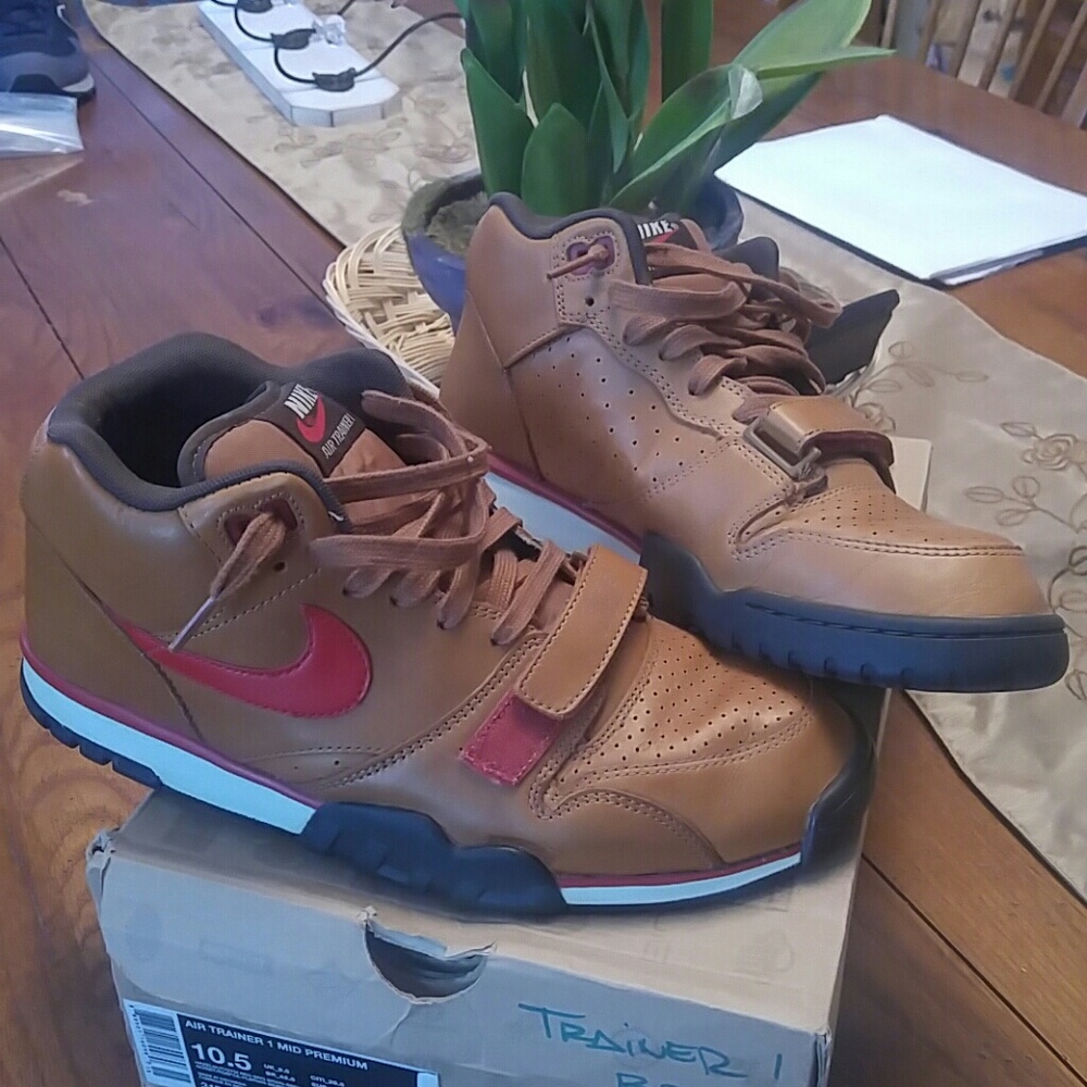 Nike air trainer 1 mid premium
